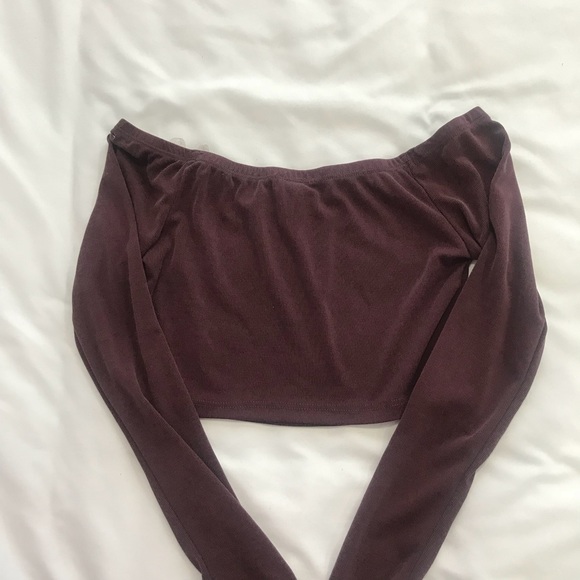 SOLD: Windsor Plum Off-shoulder Crop Top - Picture 2 of 3